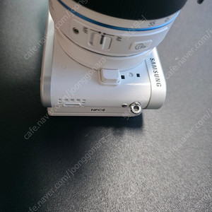 삼성 NX300M 화이트 + 18-55 렌즈 판매 합니다.