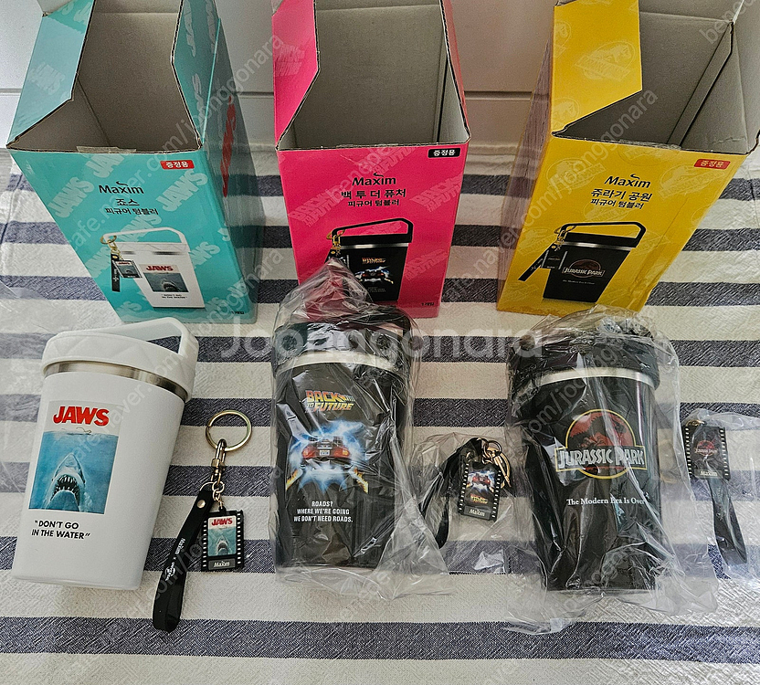 맥심 유니버셜 콜라보 죠스 변온머그 피규어텀블러/호가든...--9
