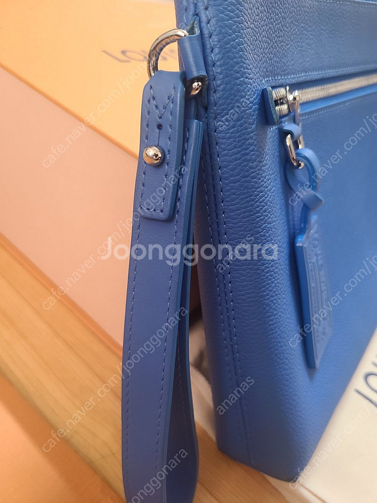 루이비통 테이크오프 파우치 M82270--5