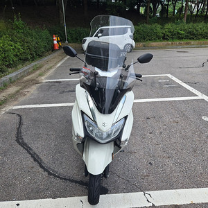 버그만 스트리트 125 스쿠터