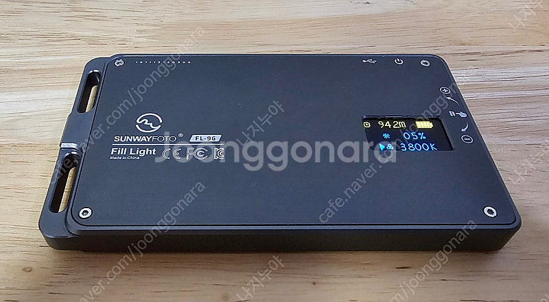 썬웨이포토 FL-96 LED 조명 판매합니다.--4