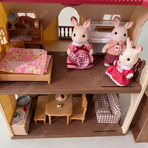 실바니안 토끼가족과 이층집