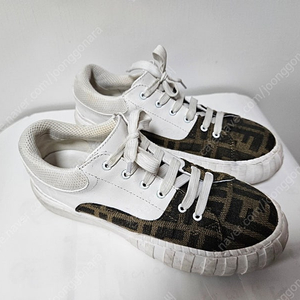 펜디 로마 스니커즈 37사이즈