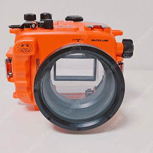 씨프로그 소니 a6000시리즈 호환 방수하우징 팝니다. SeaFrogs 60M Waterproof housing for Sony A6xxx series Salted Line (Or