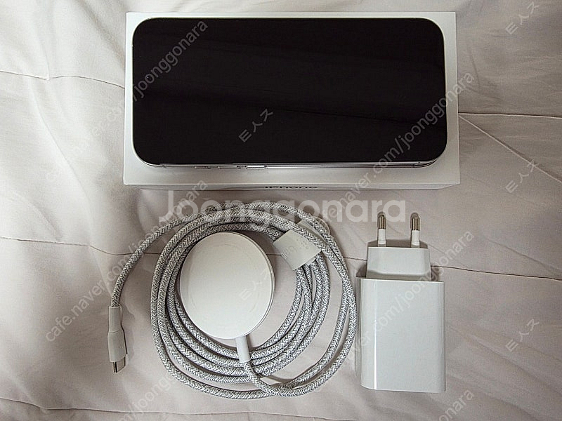 아이폰 16 프로맥스 화이트 256기가 팝니다--0