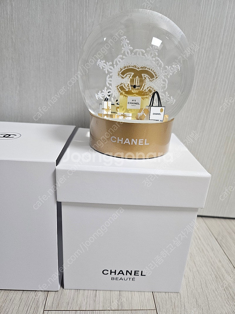 정품) 새상품 샤넬 2024 스노우볼 (코스메틱)--3