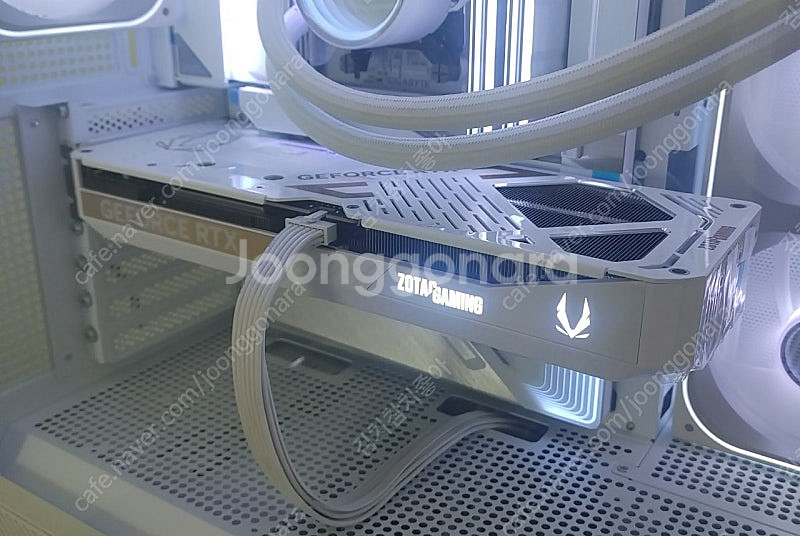 RTX 5070 AMP WHITE--2