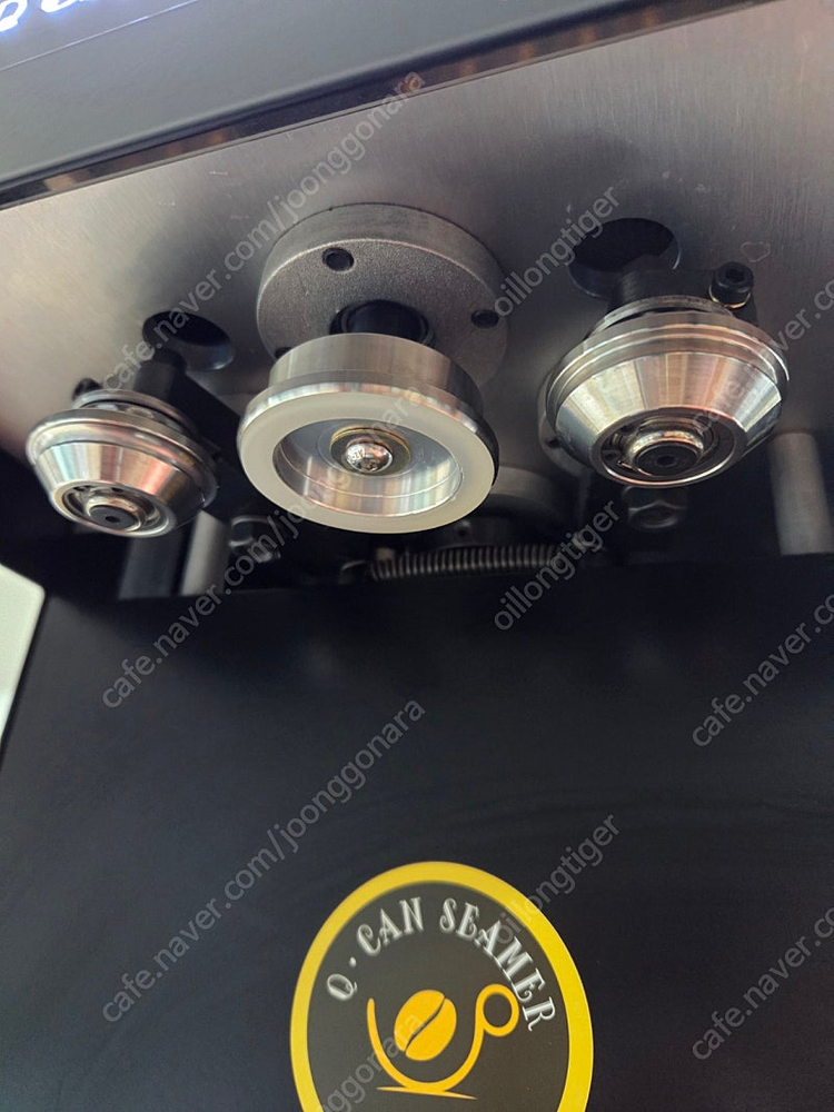 큐캔시머 CM1300 1리터 전자동 캔실링기 입니다.--1