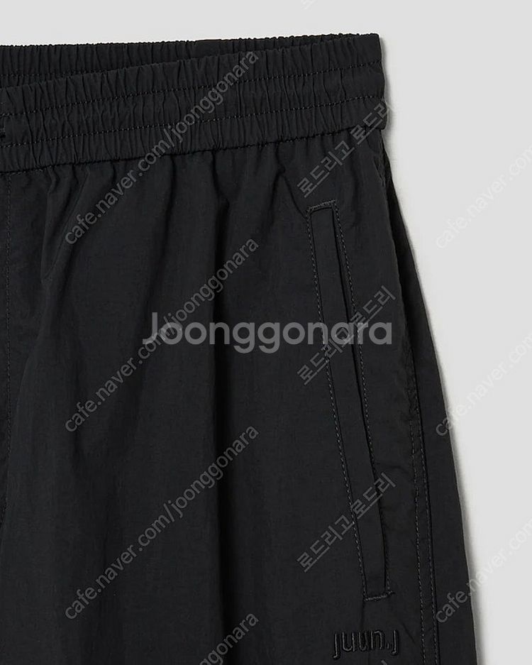 준지 나일론 루즈핏 팬츠 팝니다--3