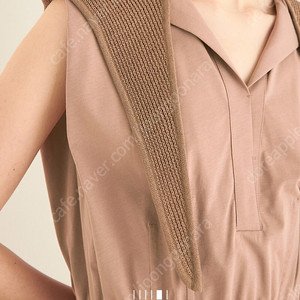 한섬 더캐시미어 텍스처 블록 디테처블 후드 드레스 택포15