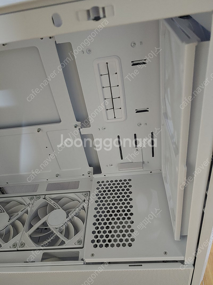 리안리 lancool 207 화이트 미들타워 pc케이스--0