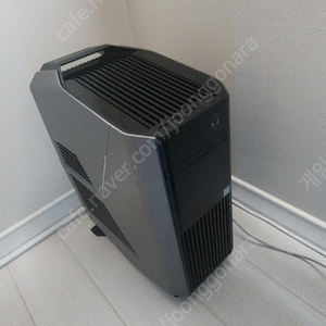 에일리언웨어 r8 i7 8700 2080 모델 판매합니다.