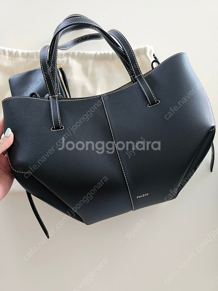 폴렌느 심미니 블랙 스티치(거의새것) 판매합니다--0