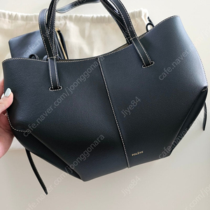 폴렌느 심미니 블랙 스티치(거의새것) 판매합니다