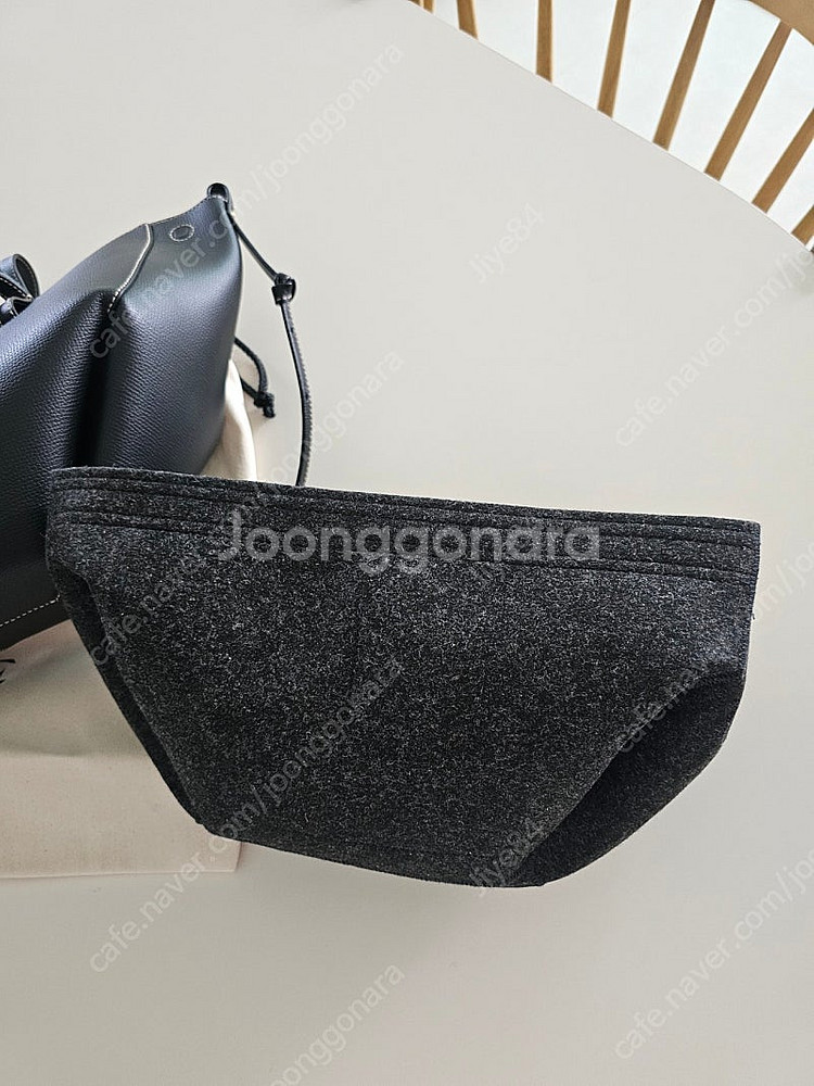 폴렌느 심미니 블랙 스티치(거의새것) 판매합니다--3