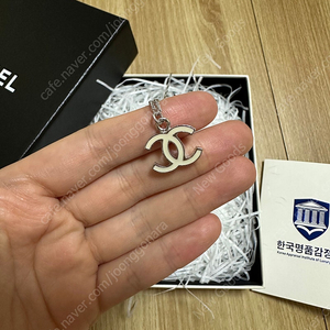 제니 샤넬 아이보리 목걸이