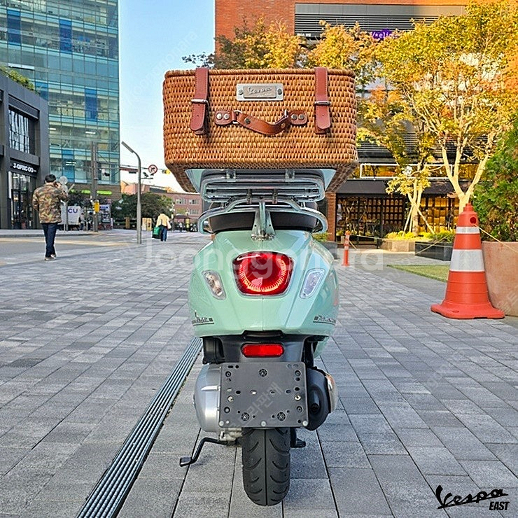 베스파 프리마베라 피크닉 에디션--1