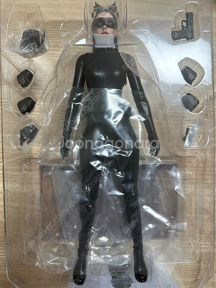 핫토이 셀리나카일 캣우먼 2.0(MMS627)--2