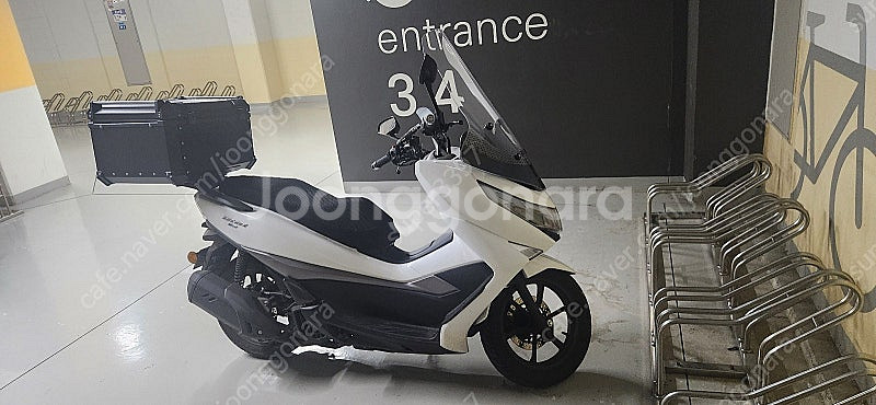 uhr125 23년식 24년출고 8350km 팝니다.--0