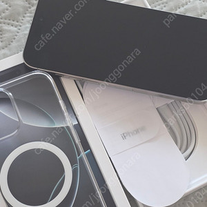 아이폰16프로맥스 화이트티타늄 256GB 판매합니다