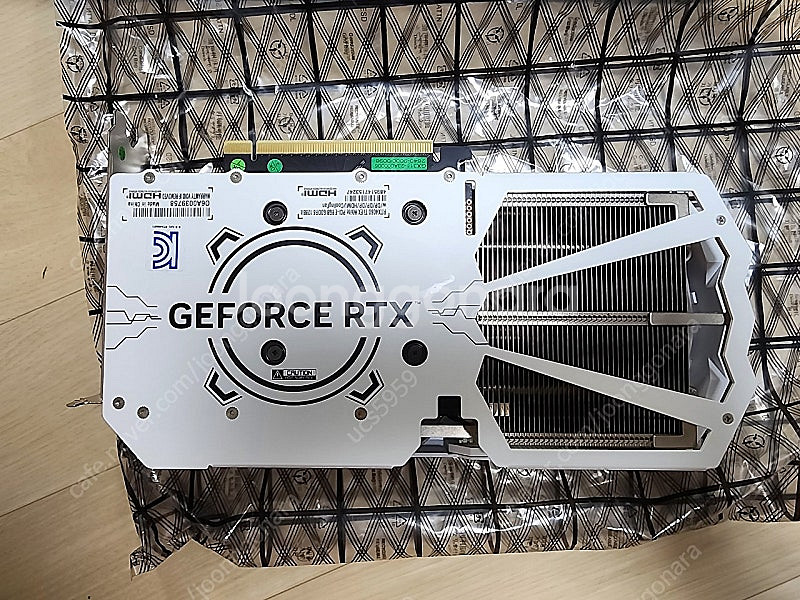갤럭시 RTX4060TI EX WHITE 를 판매합니다--2