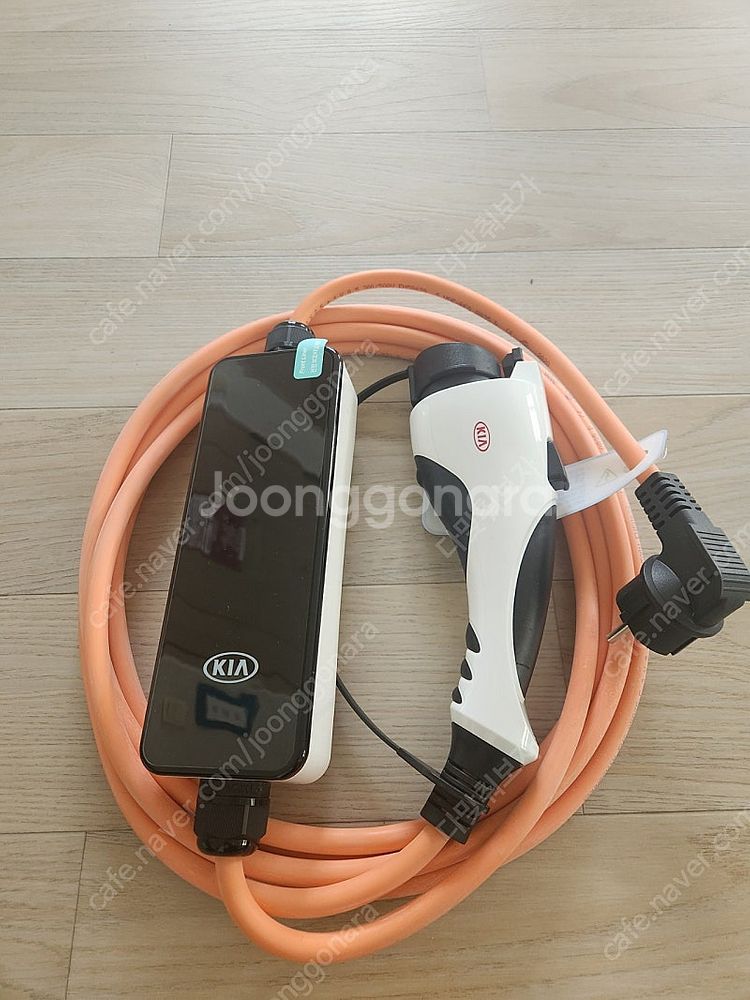 기아 현대 정품 220v 전기차충전기 가정용충전기팝니다...--0