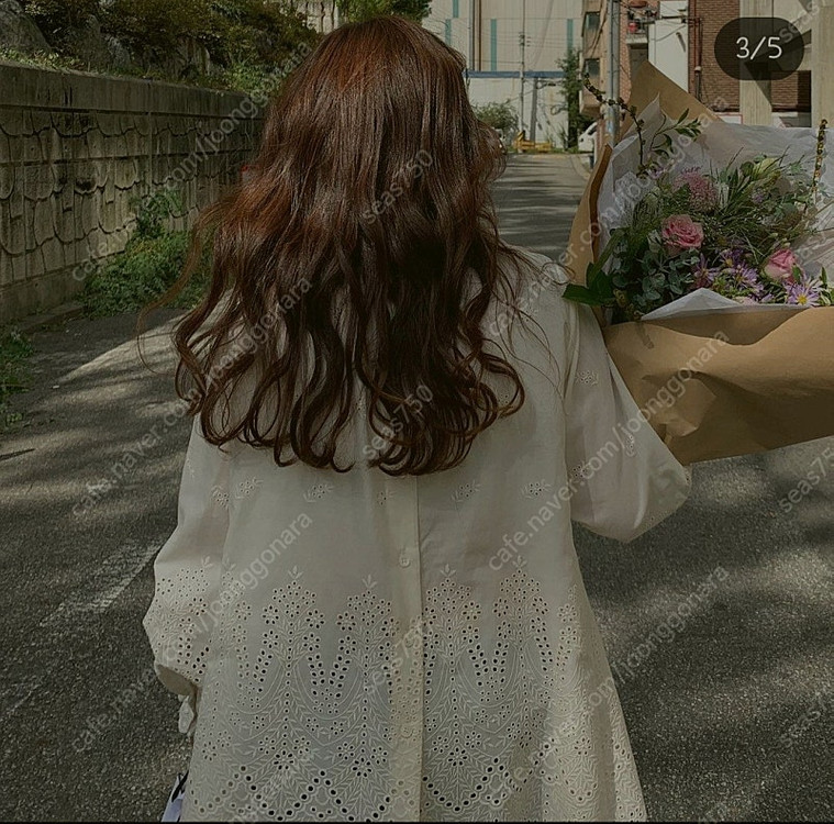 멜라니앤베리 레이스자수펀칭블라우스--4