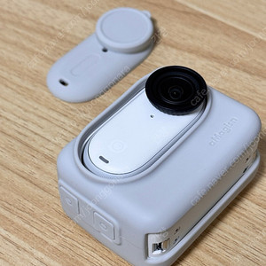 인스타360 GO3S 128기가 얼티밋 번들 화이트 + 추가 1년 보증