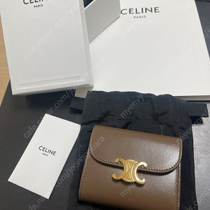 셀린느 스몰 트리옹프 플랩 지갑 새상품