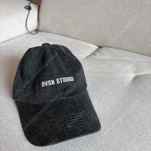 DVSN 소두캡 아이유 착용 볼캡 그레이