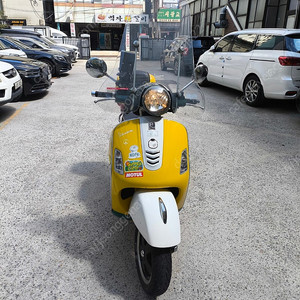 베스파 스쿠터 gts125 커스텀도색.인천 부천