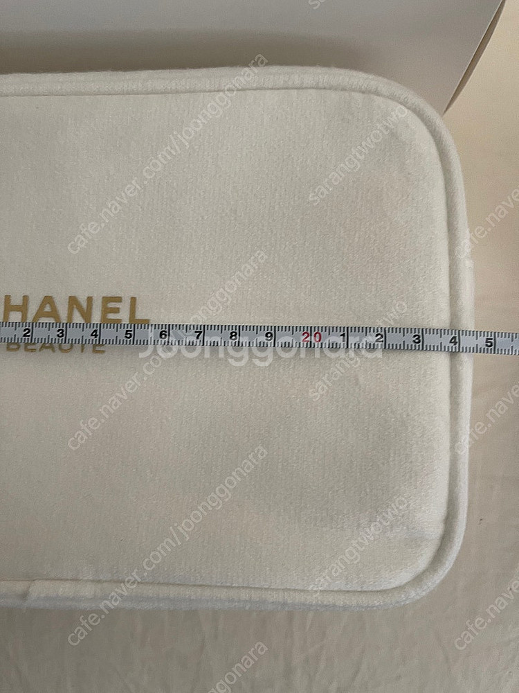 (새제품)샤넬 사각 화이트 파우치--1