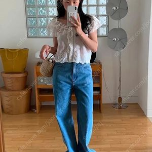 망고 레이스 디테일 코튼 블라우스 파르벵 피버 착용