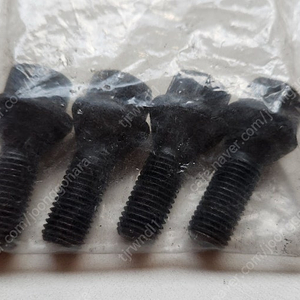 BMW 순정정품 휠너트(휠볼트) 4EA 판매합니다.