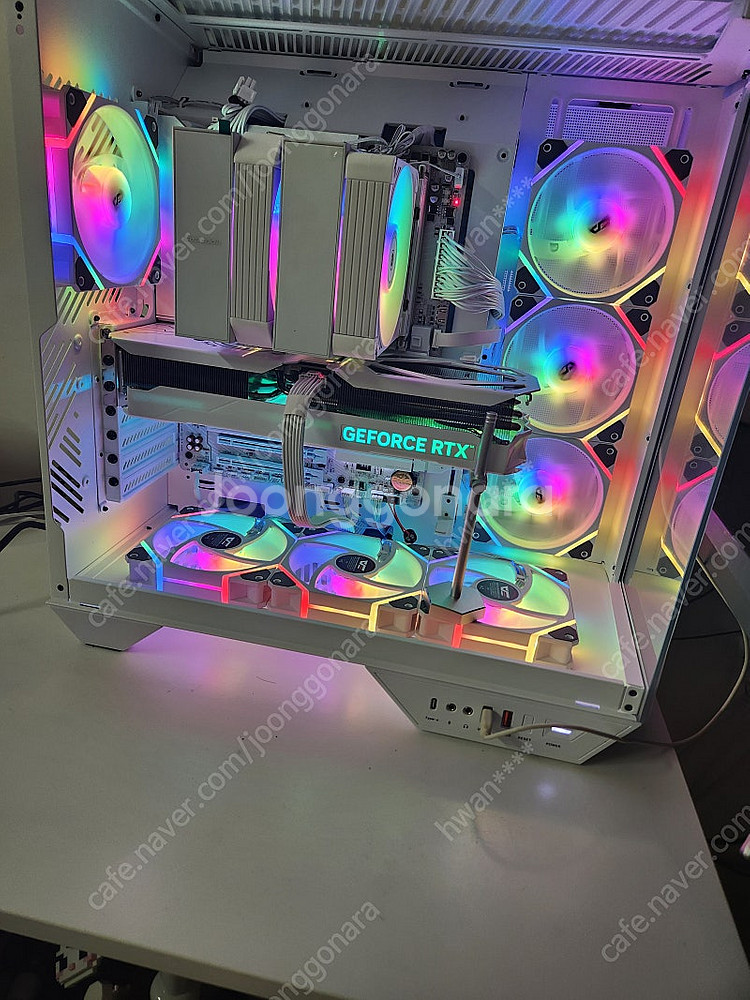 783d, 4070ti super 화이트 본체 팝니다--2