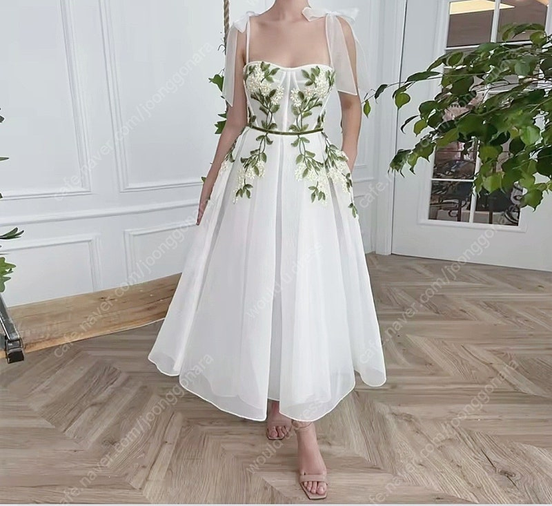 웨딩드레스 새상품 모두 각각 60000원! 저렴하게 판매해요. 유색드레스 셀프웨딩드레스 브라이덜샤워 이미지