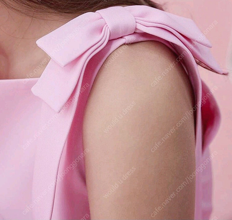 웨딩드레스 새상품 모두 각각 60000원! 저렴하게 판매해요. 유색드레스 셀프웨딩드레스 브라이덜샤워 이미지