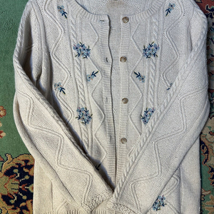 써스데이아일랜드 가디건