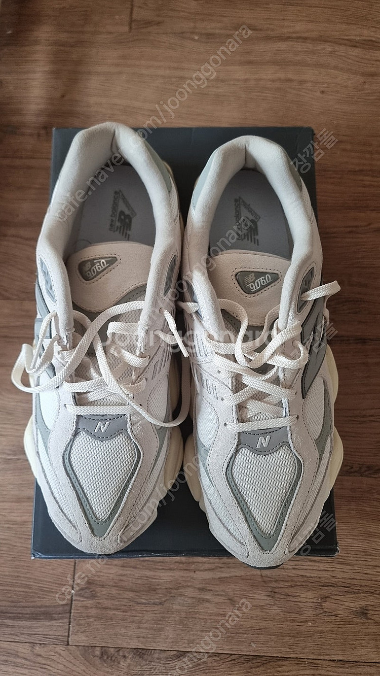 뉴발란스 9060 크림색 운동화 (290mm)--0