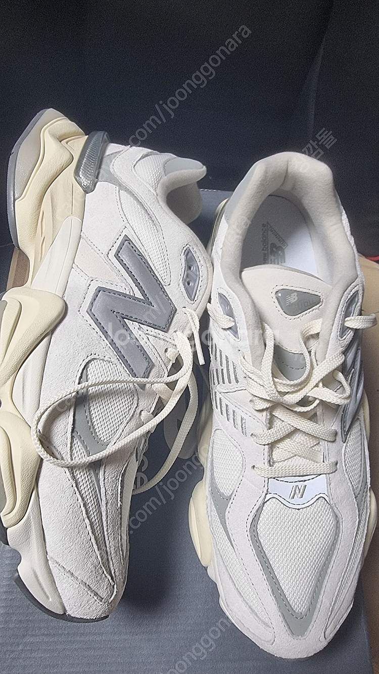 뉴발란스 9060 크림색 운동화 (290mm)--1