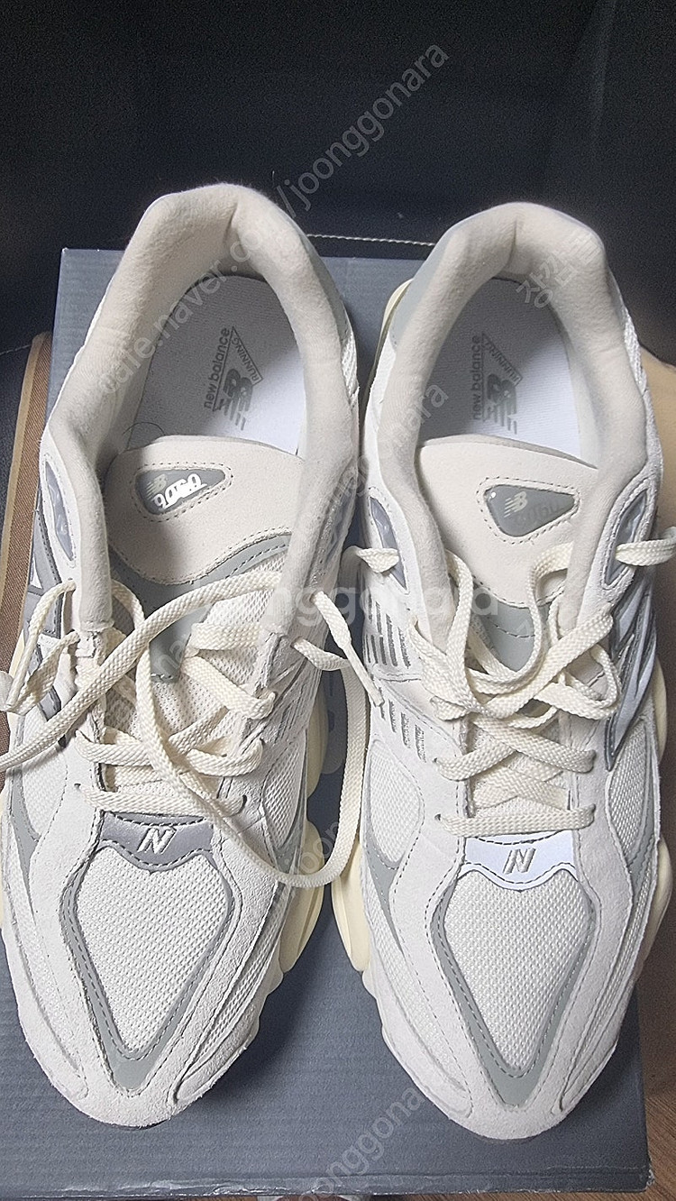 뉴발란스 9060 크림색 운동화 (290mm)--2