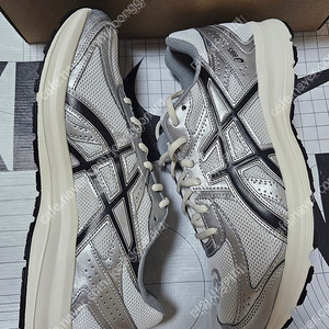 (235) 아식스 조그 100S 화이트블랙 2E 한국한정