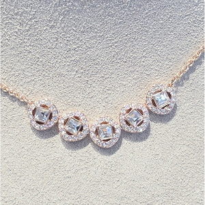 새제품)스와로브스키 엔젤릭 스퀘어 목걸이 정품