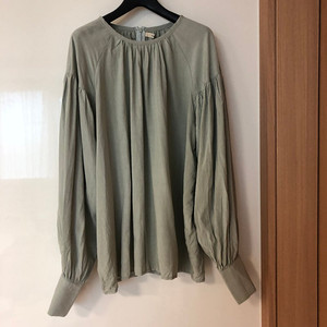 민트 벌룬 라운드 블라우스 올드머니룩 출근룩 오피스코어 하객룩