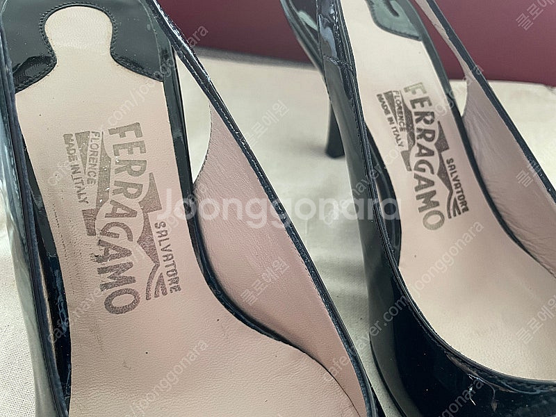 (정품)페레가모(ferragamo) 유광 슬링백 Fla...--5