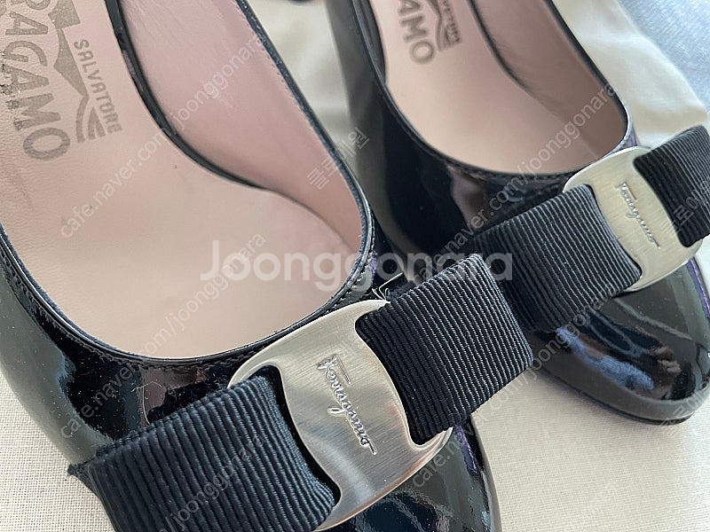 (정품)페레가모(ferragamo) 유광 슬링백 Fla...--6