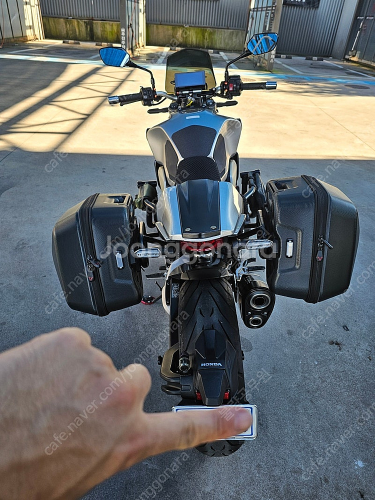 신형 CB1000R 21년식 노멀실버--2