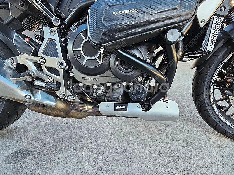 신형 CB1000R 21년식 노멀실버--8