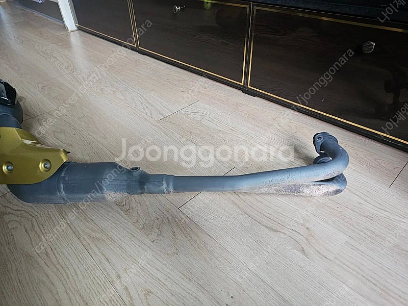티맥스 560 2022년식 순정머플러 판매합니다--1