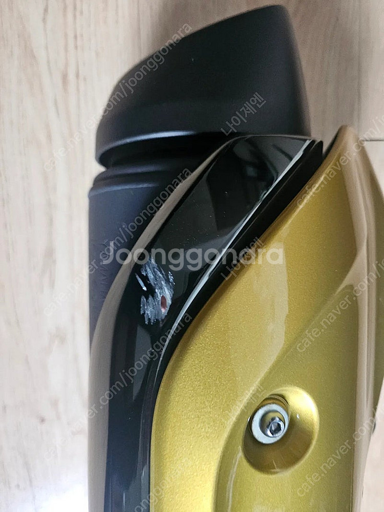 티맥스 560 2022년식 순정머플러 판매합니다--2